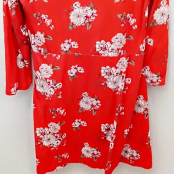 Red Dress - Picture 2 of 2